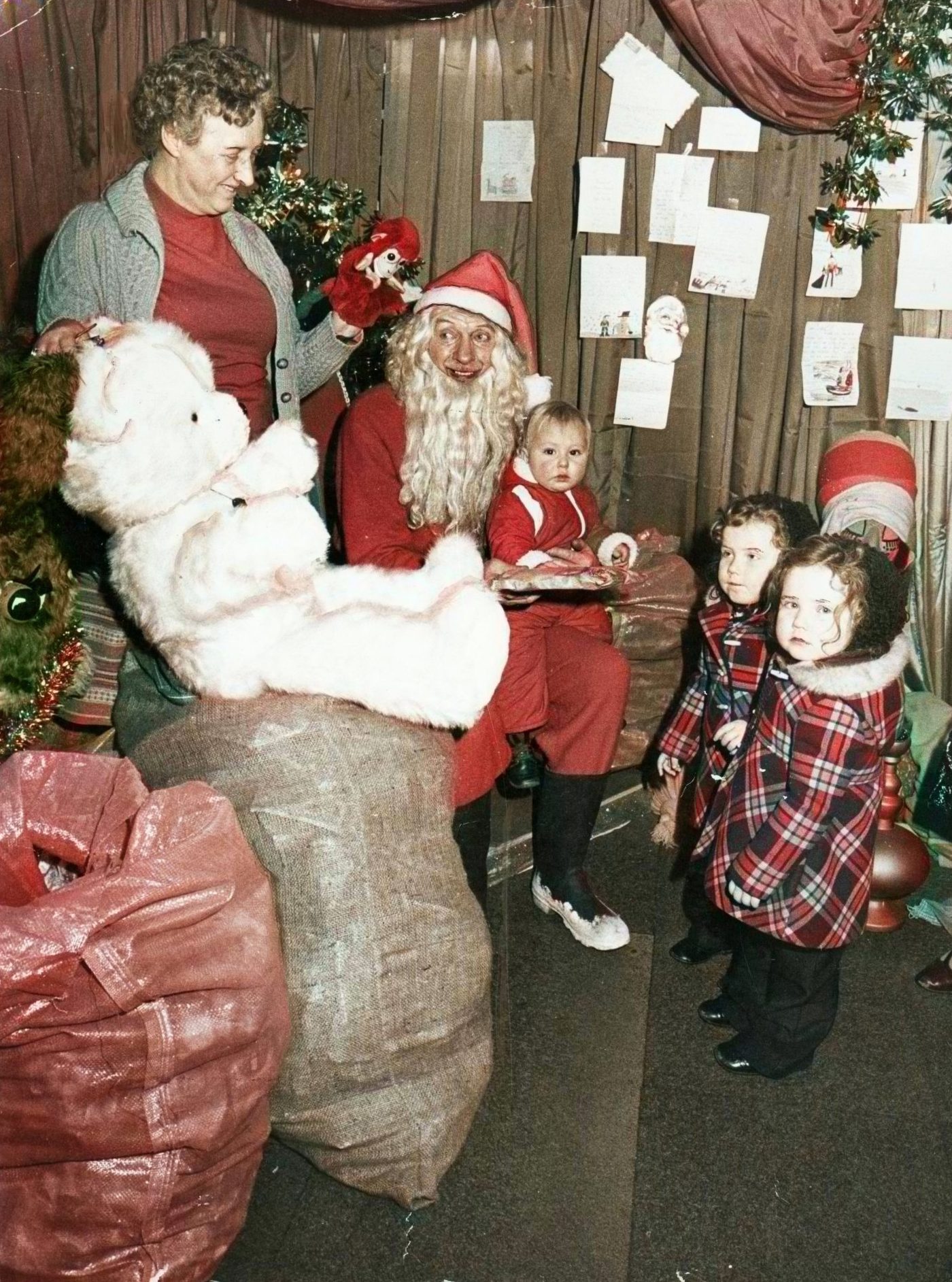 Santa with children at Draffens store in 1978.