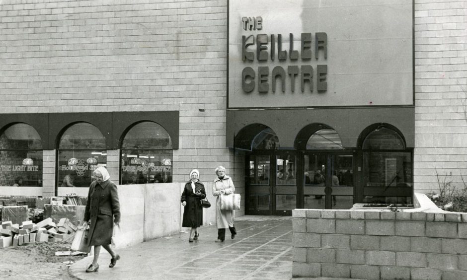 Dundee Keiller Centre front entrance in November 1979. Image: DC Thomson.