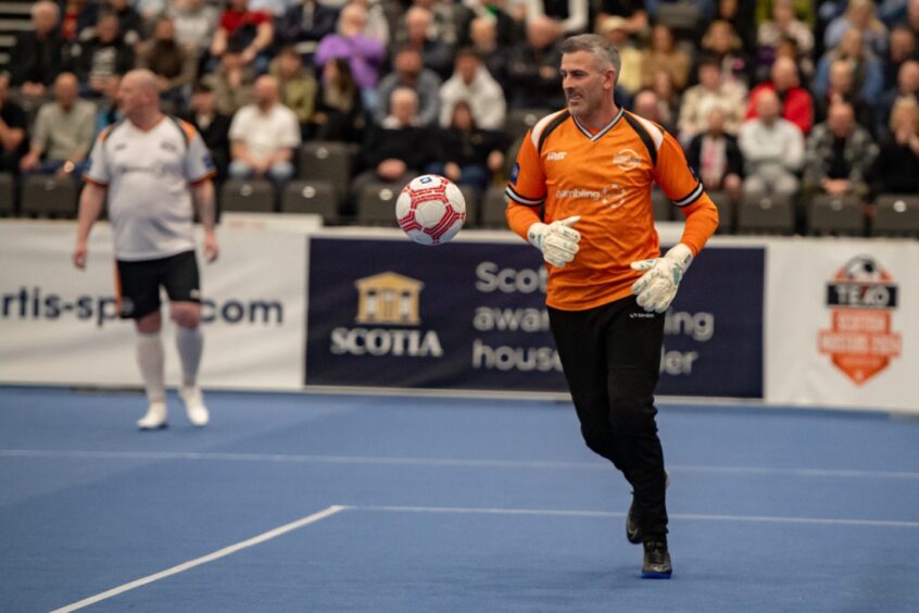 Paul Gallacher, who played 138 times for Dundee United, was back between the sticks for one night only