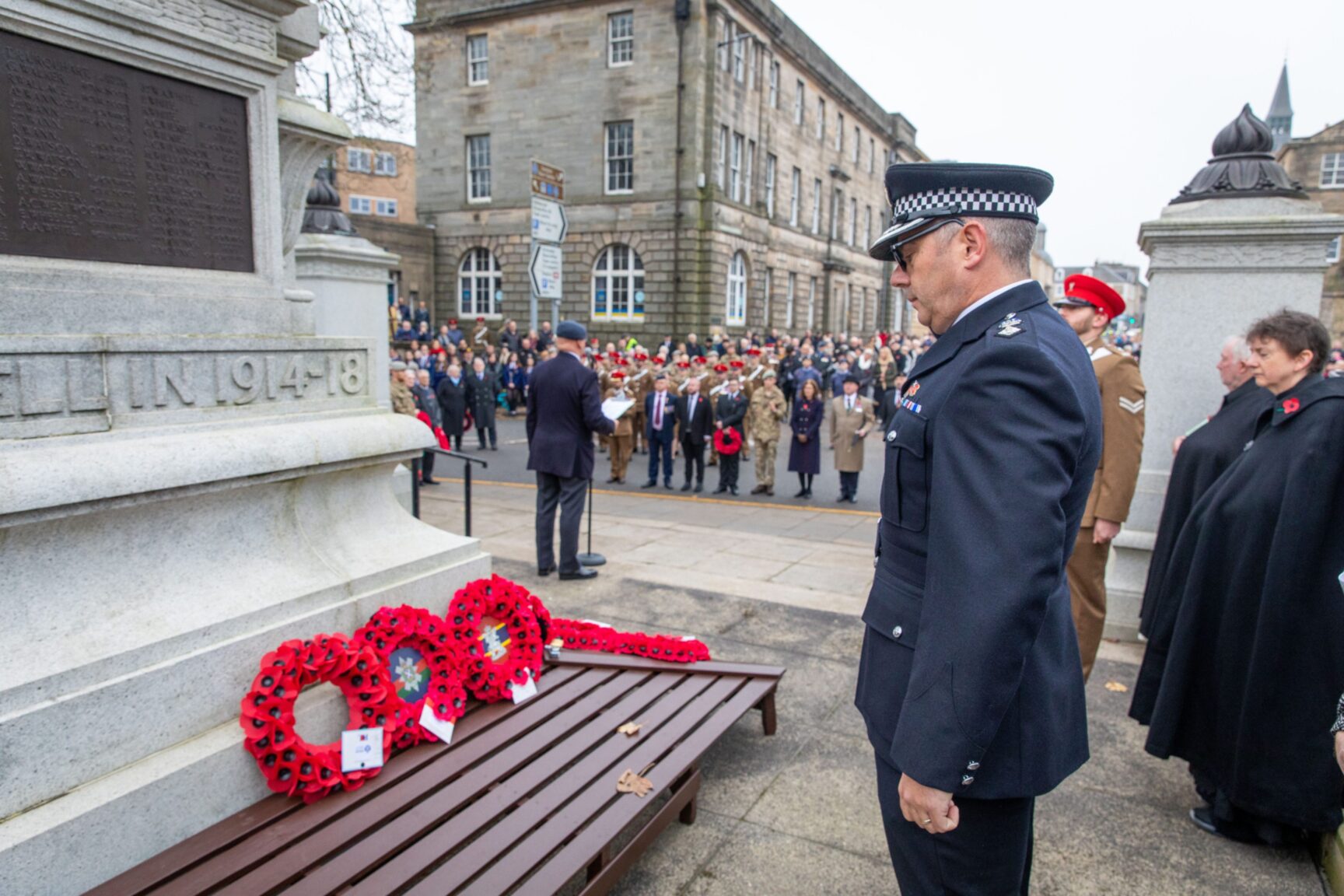 Remembrance Sunday in Fife Pictures as hundreds fall silent(02)