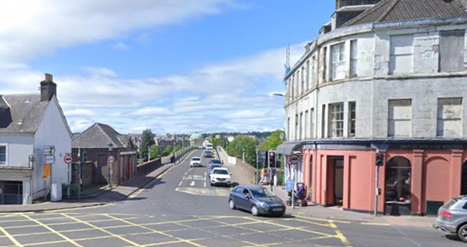 Perth bridge, with old toll house on left and McIntyre's corner on right.