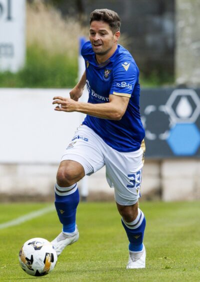 David Keltjens running down the wing against East Fife.