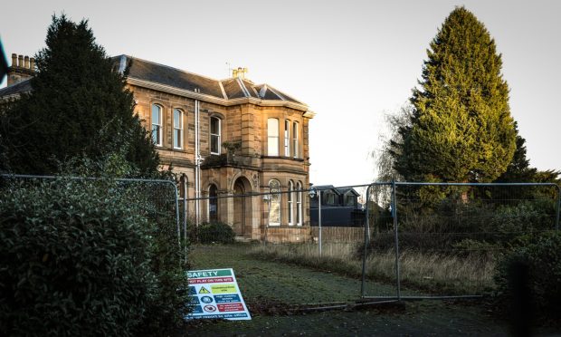 CR0046041, Alan Richardson, Broughty Ferry, GV of 42 Victoria Road, Broughty Ferry to go with court story about it being used as a cannabis farm in January. Picture shows; a general view of 42 Victoria Road. Tuesday 28th November, 2023. Image: Mhairi Edwards/DC Thomson