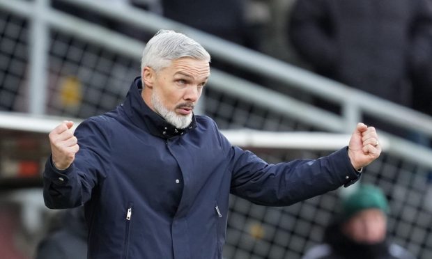 Dundee United boss Jim Goodwin demands more on the touchline