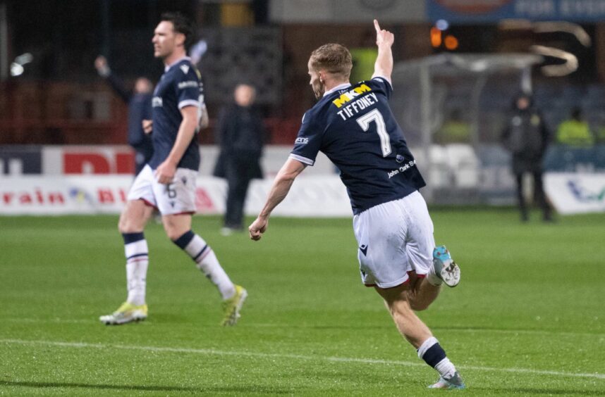 Scott Tiffoney made it 2-1 in controversial fashion. Image: Paul Devlin/SNS
