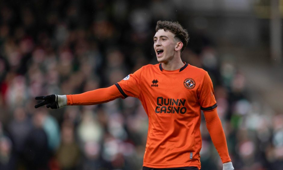 Dundee United's Miller Thomson dishes out instructions