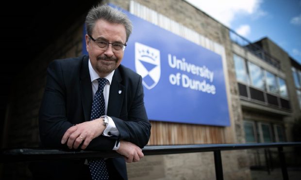Staff say they have no confidence in the management team remaining after the resignation of principal Professor Iain Gillespie.
