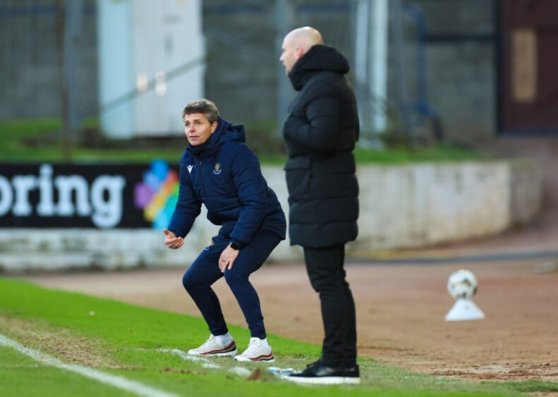 Simo Valakari on the touchline.