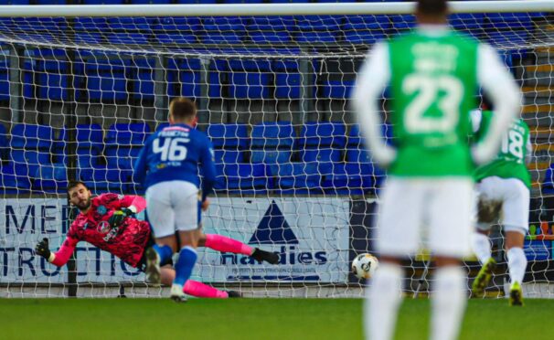 St Johnstone's Nicky Clark scores a penalty to make it 1-0.