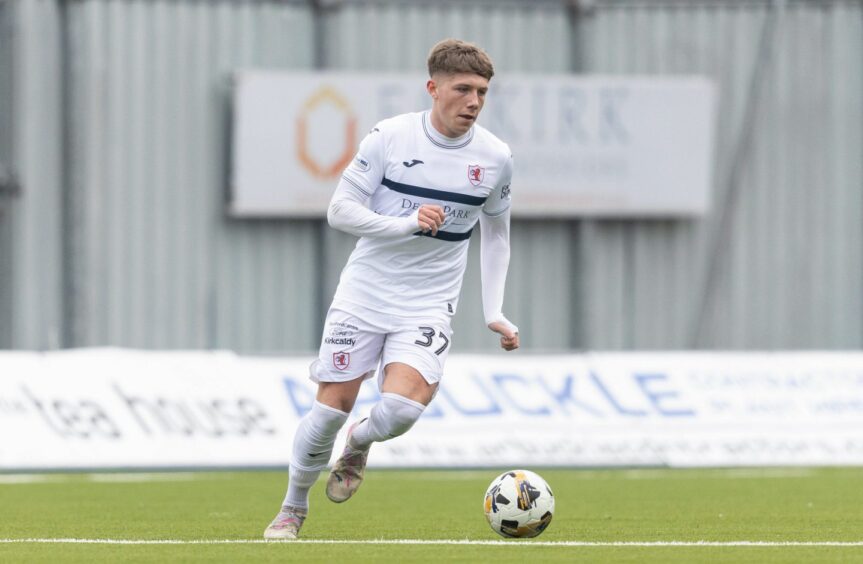 Aiden Marsh in action for Raith Rovers.