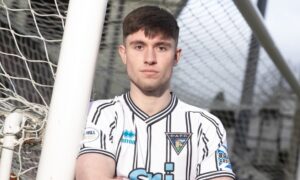 Dunfermline Athletic striker completes loan to League Two club