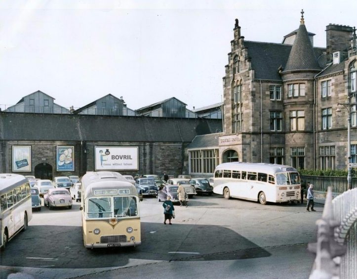 The Station Hotel can be seen to the right of this picture of Perth railway station