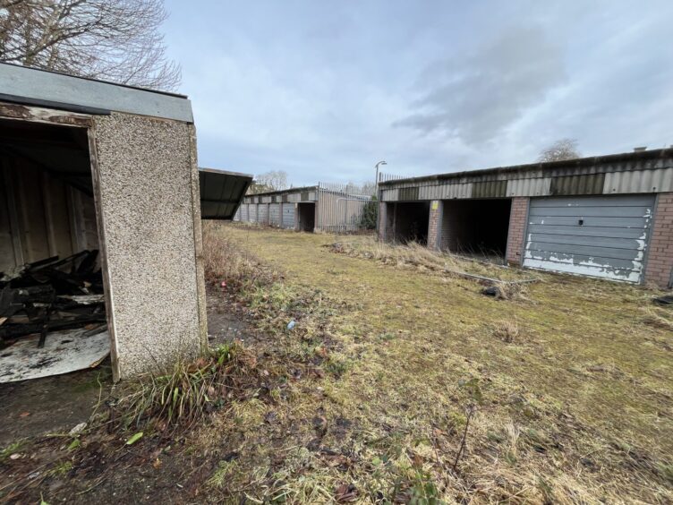 Forfar Open Garden Lochside move.