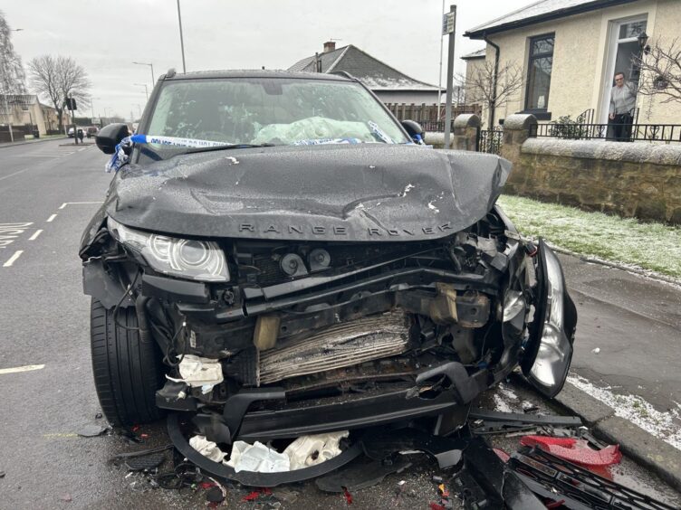 The damaged Range Rover.