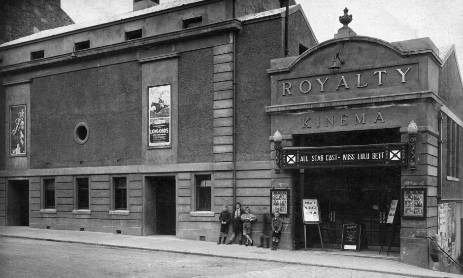 a black and white picture of the exterior of Dundee's Royalty Kinema