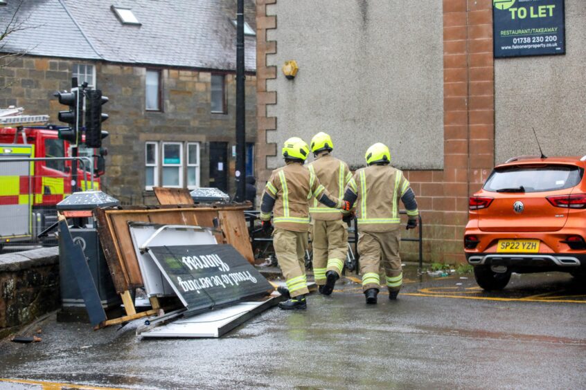 Signs have blown off the Greens store in Kinross. 