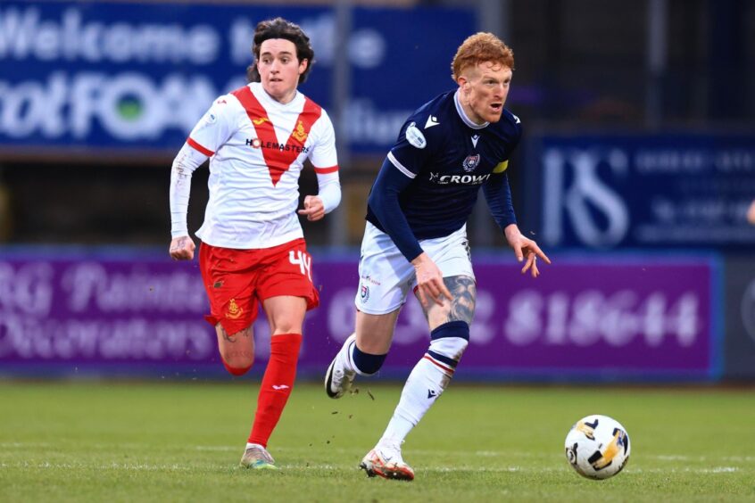 Simon Murray led the line for Dundee. Image: David Young/Shutterstock