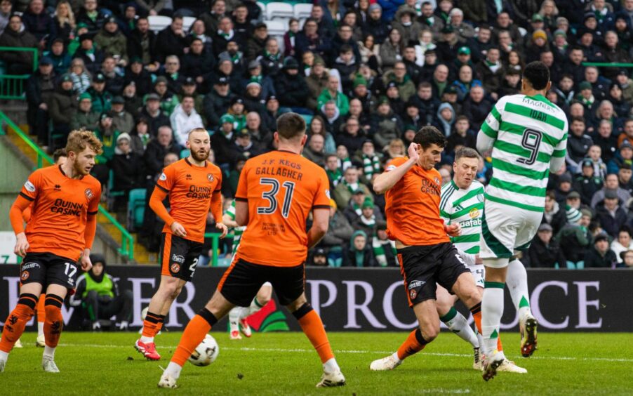 Plenty of tangerines jerseys - but none halt Callum McGregor