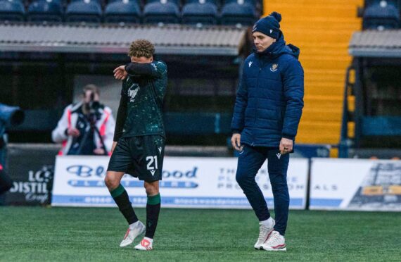 St Johnstone boss Simo Valakari (right) and winger Stephen Duke-McKenna (left) leave the pitch after losing to Kilmarnock. Image: Sammy Turner/SNS