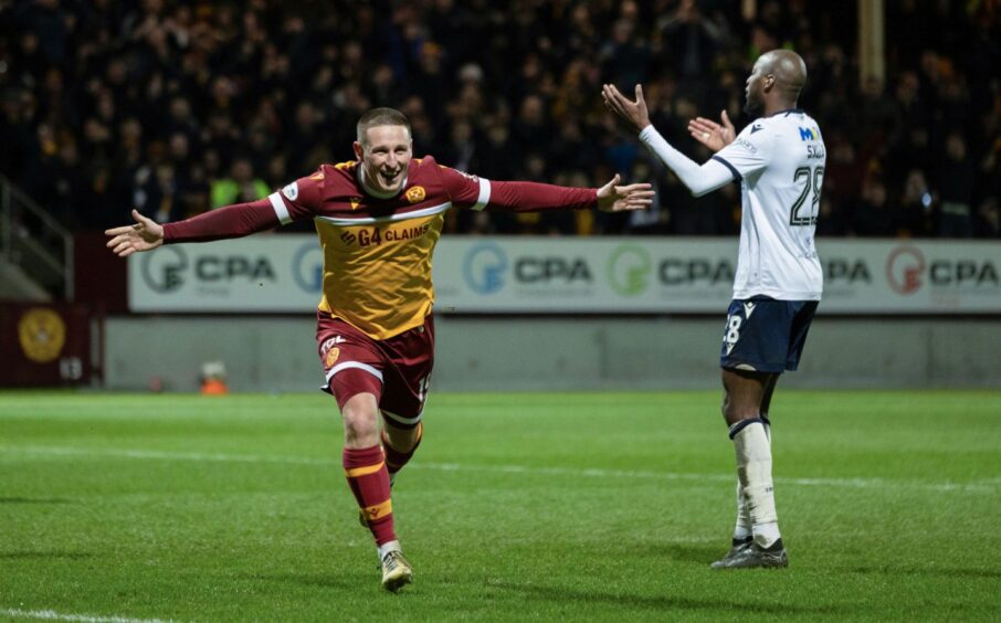 Motherwell score against Dundee