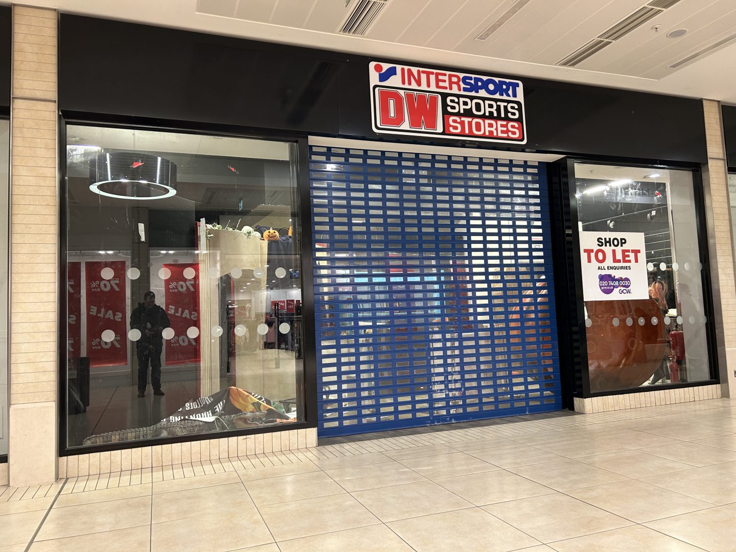 DW Sport in the Kingsgate Shopping Centre, Dunfermline.