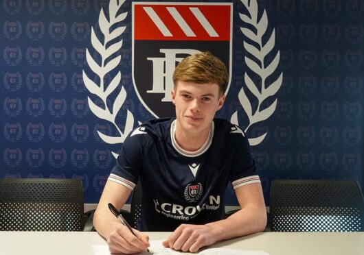 Ethan Crombie has signed pro terms with Dundee FC