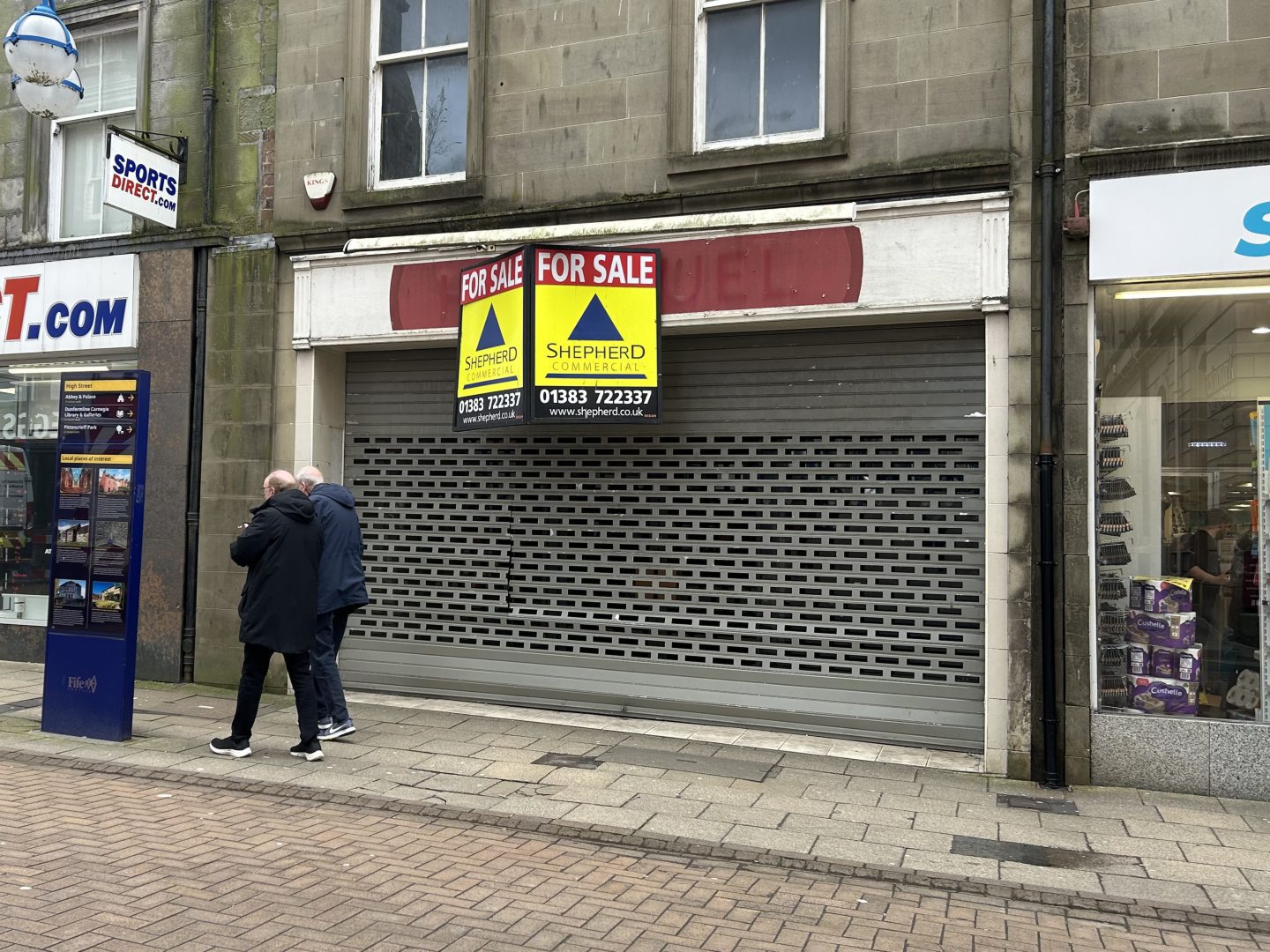 The former H Samuel jewellery shop in Dunfermline.