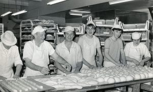 The bakers at Goodfellow and Steven in Gray Street in December 1986. Image: DC Thomson.