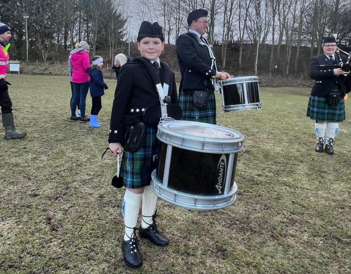 Forfar pipe band at Forfar Loch parkrun.