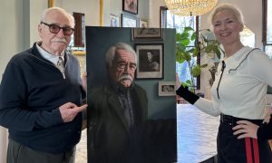 Brian Cox and Boo Paterson with her portrait of the actor