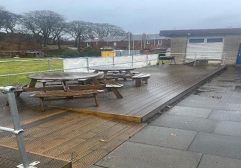 Outdoor drinking area at Lochlands Bowling Club in Arbroath.