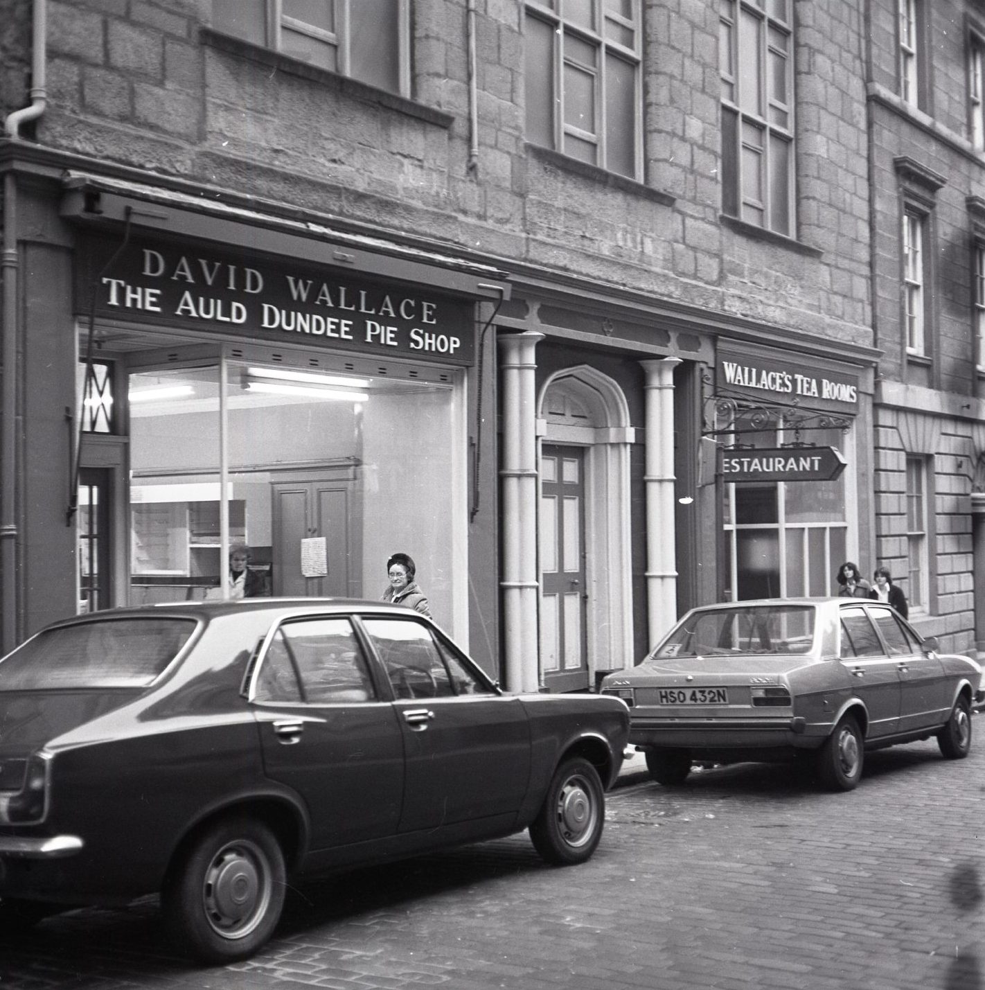 The Auld Dundee Pie Shop. 