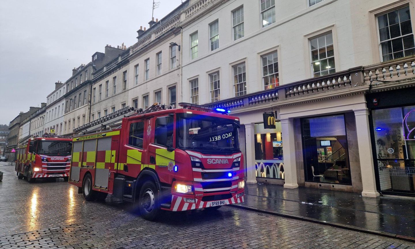 Two appliances raced to the restaurant on Reform Street.