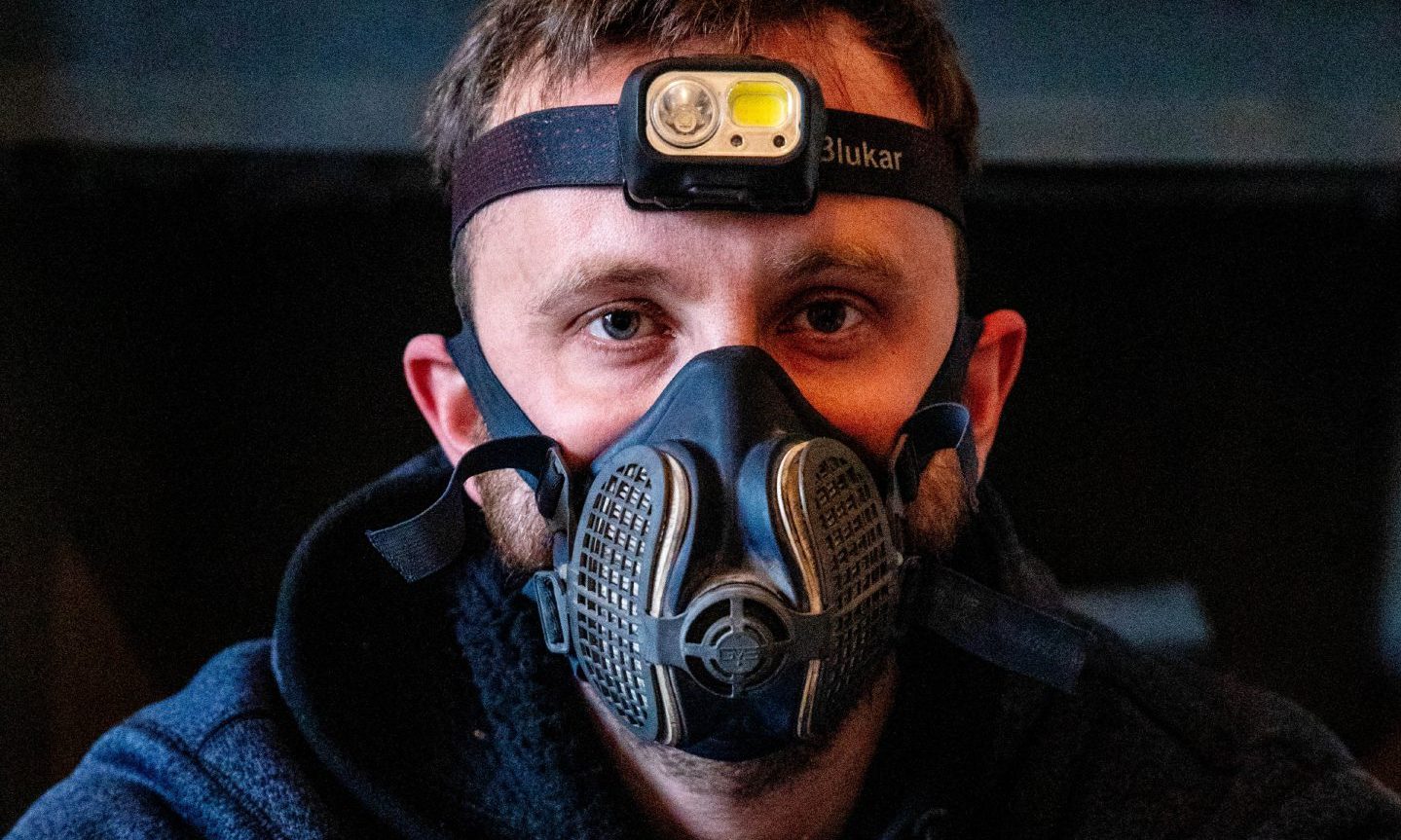 Fife chimney sweep, Marcus Casement on a job in Cupar. Image: Steve Brown/DC Thomson