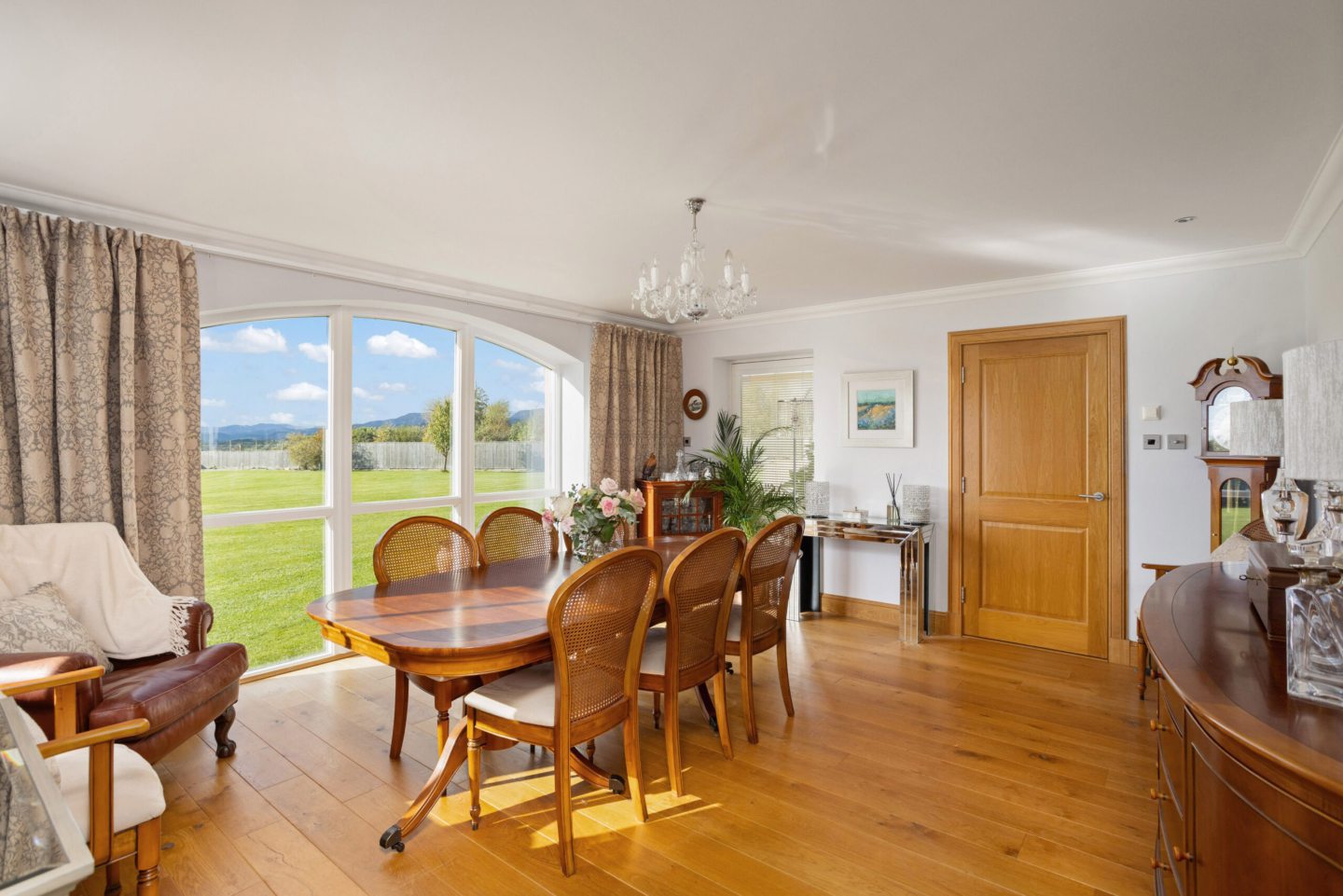 Dining room.