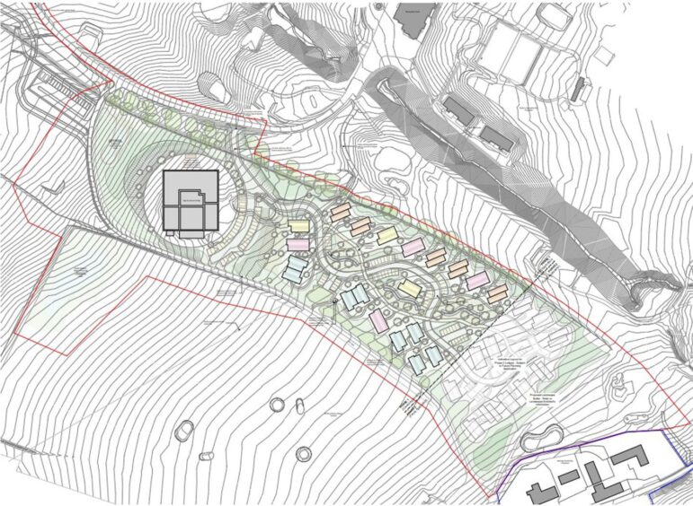 Map showing spa building with lodges to east