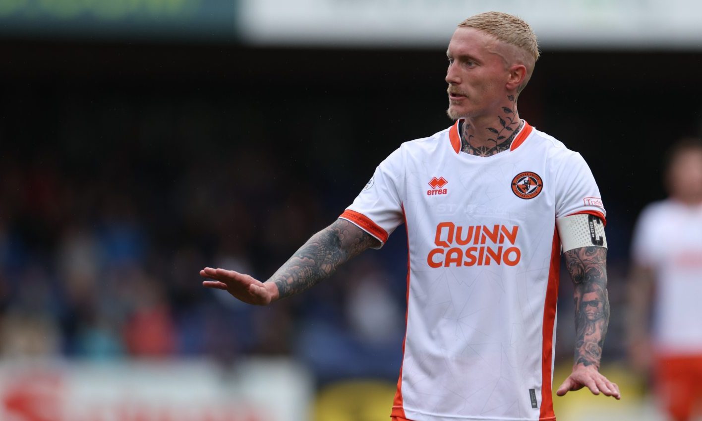 Craig Sibbald in action for Dundee United against Ross County.