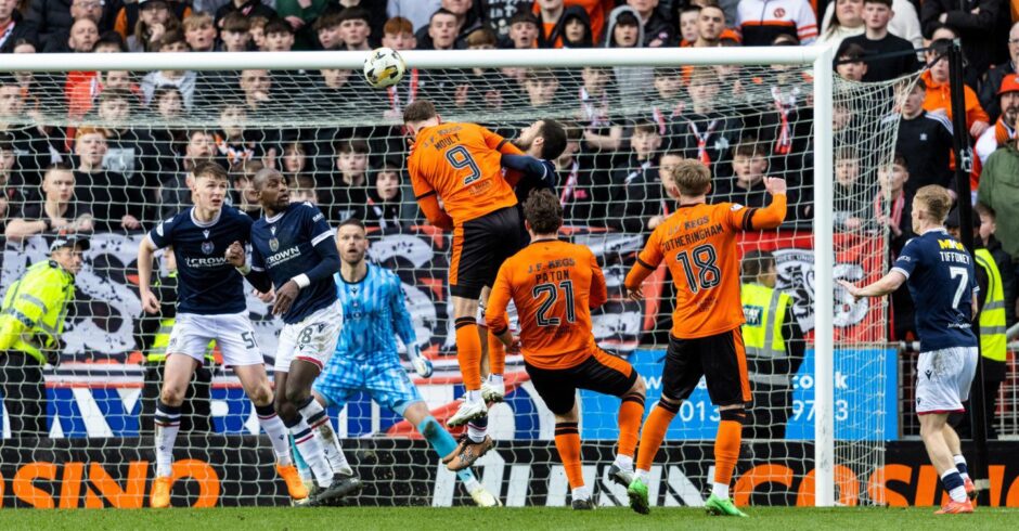 Louis Moult misses a chance