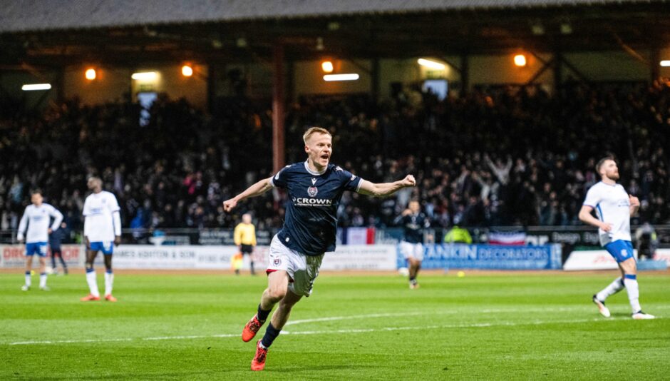 Scott Tiffoney fired in a superb goal to put Dundee 3-1 up against Rangers. Image: Paul Devlin/SNS