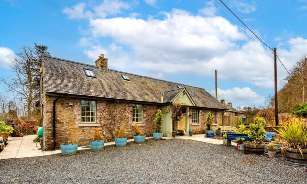 Gledview cottage for sale near Dunblane.