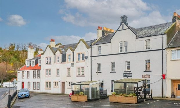 The Smugglers Inn, Burntisland.