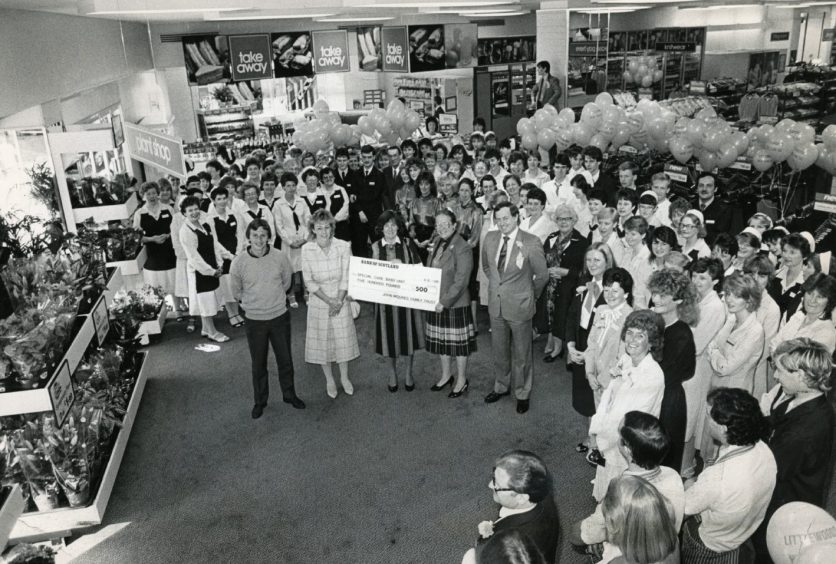 Paul Sturrock, pictured with staff, opens the store in 1986, after Littlewoods was given a £1m refurbishment