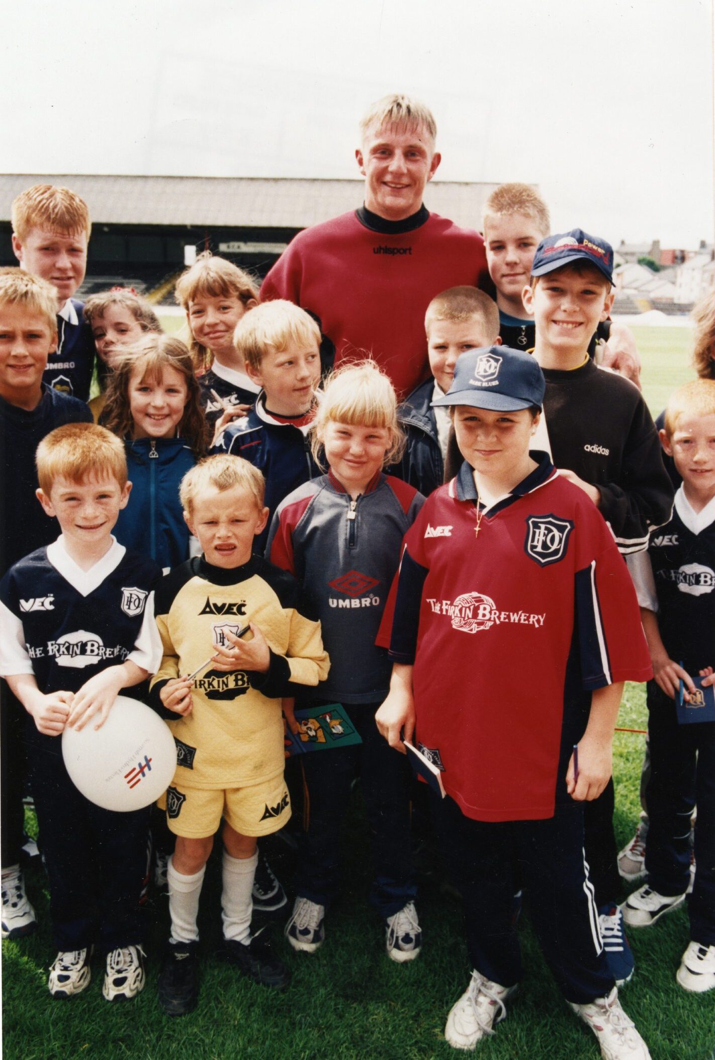 Bob Douglas with young Dundee FC fans in 1998.