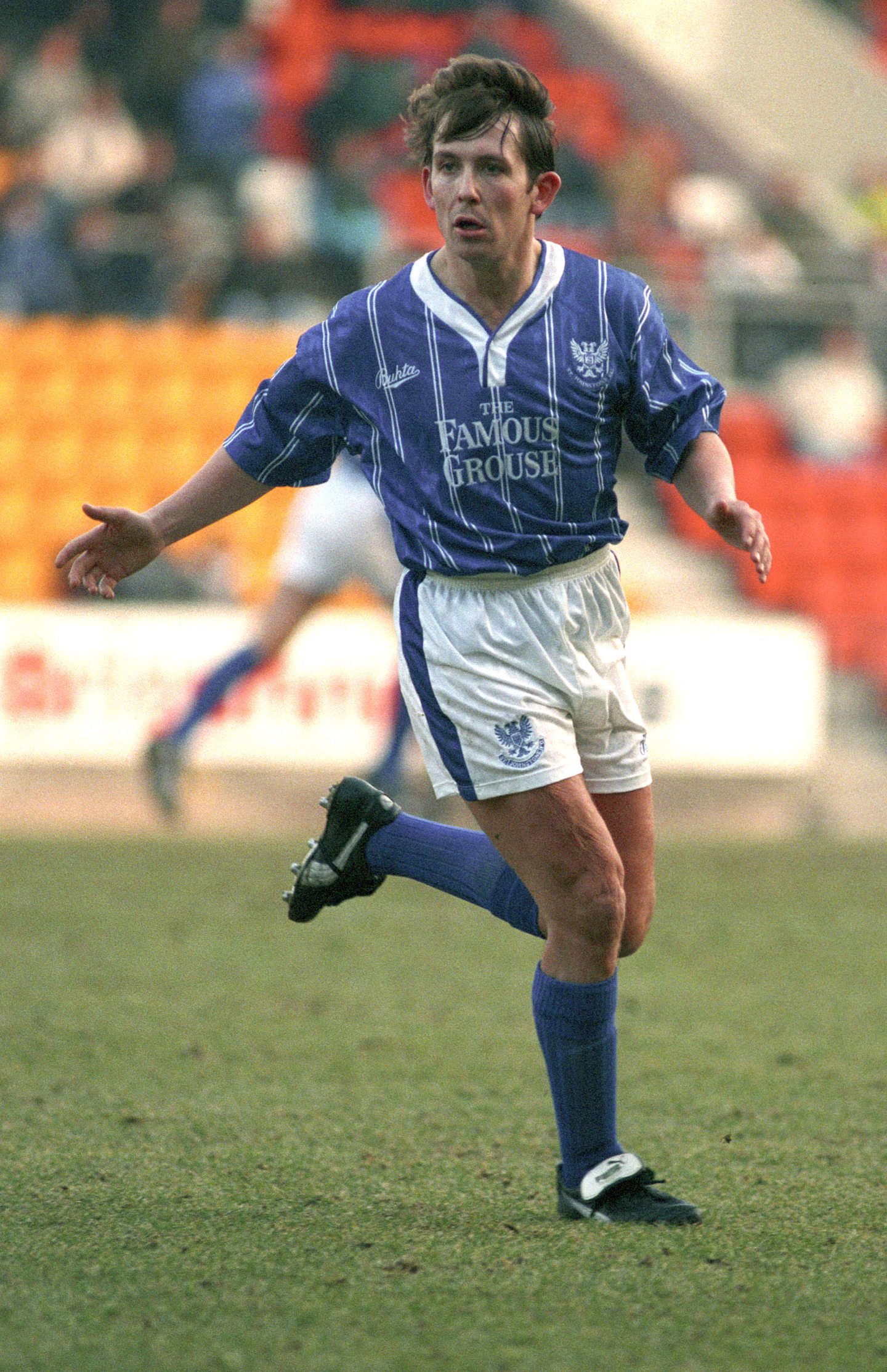Billy Dodds playing for St Johnstone in February 1994