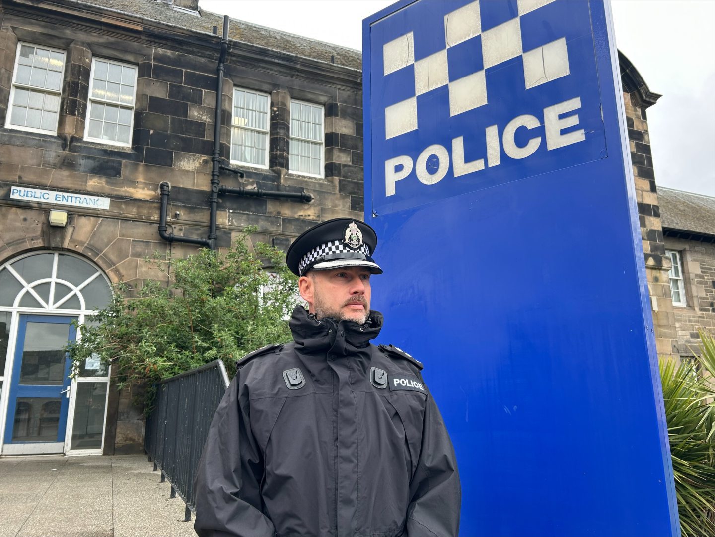 DI Scott Davidson said the attack was "vicious and unprovoked".