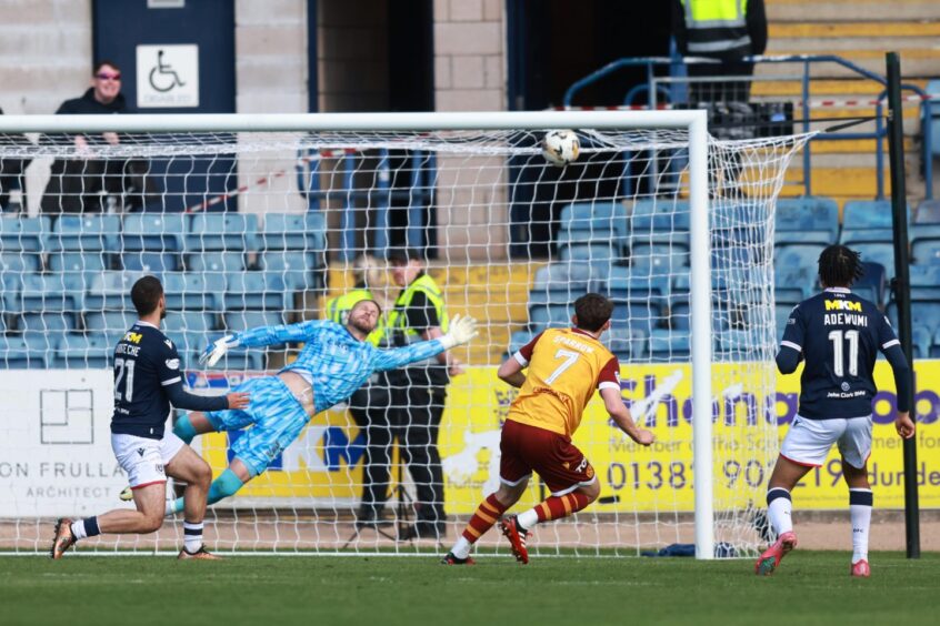 Tom Sparrow made it 1-1. Image: David Young/Action Plus/Shutterstock