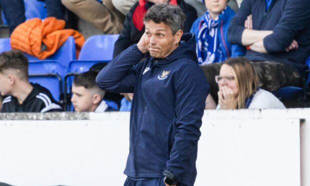 St Johnstone head coach, Simo Valakari looking frustrated on the touchline.