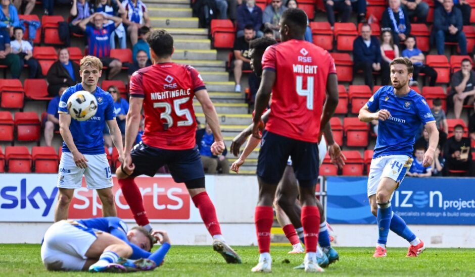Elliot Watt scores the winning goal.
