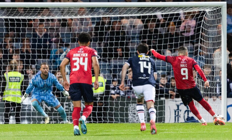 Ronan Hale fires home to make it 1-1 at Dens Park. Image: Ross Parker/SNS
