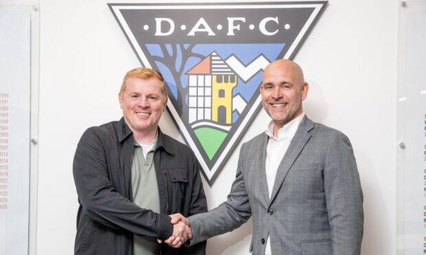 Dunfermline Athletic boss Neil Lennon and Pars chairman and CEO David Cook shake hands.